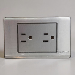 TOMA DOBLE ELITE PARA EMPOTRAR PLATA 127-250 VOLTIOS 15 AMP