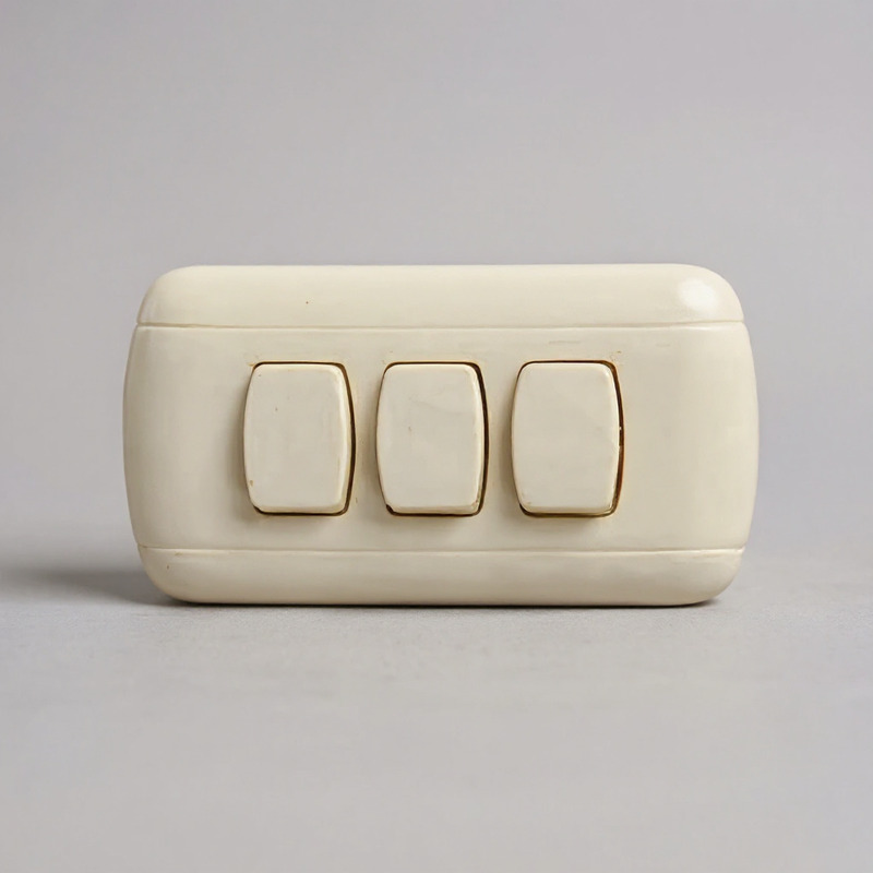 INTERRUPTOR LUMINSTAR TRIPLE 127-250V 10 AMP | TuMayorFerretero